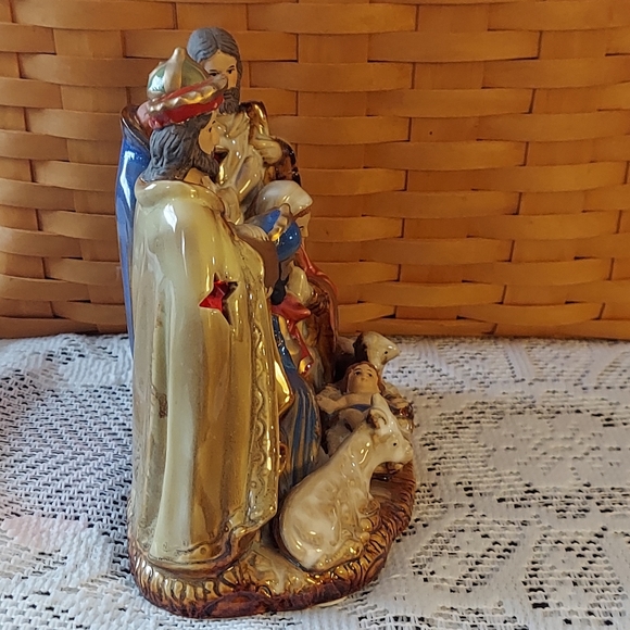 Porcelain Nativity Scene - Picture 8 of 12